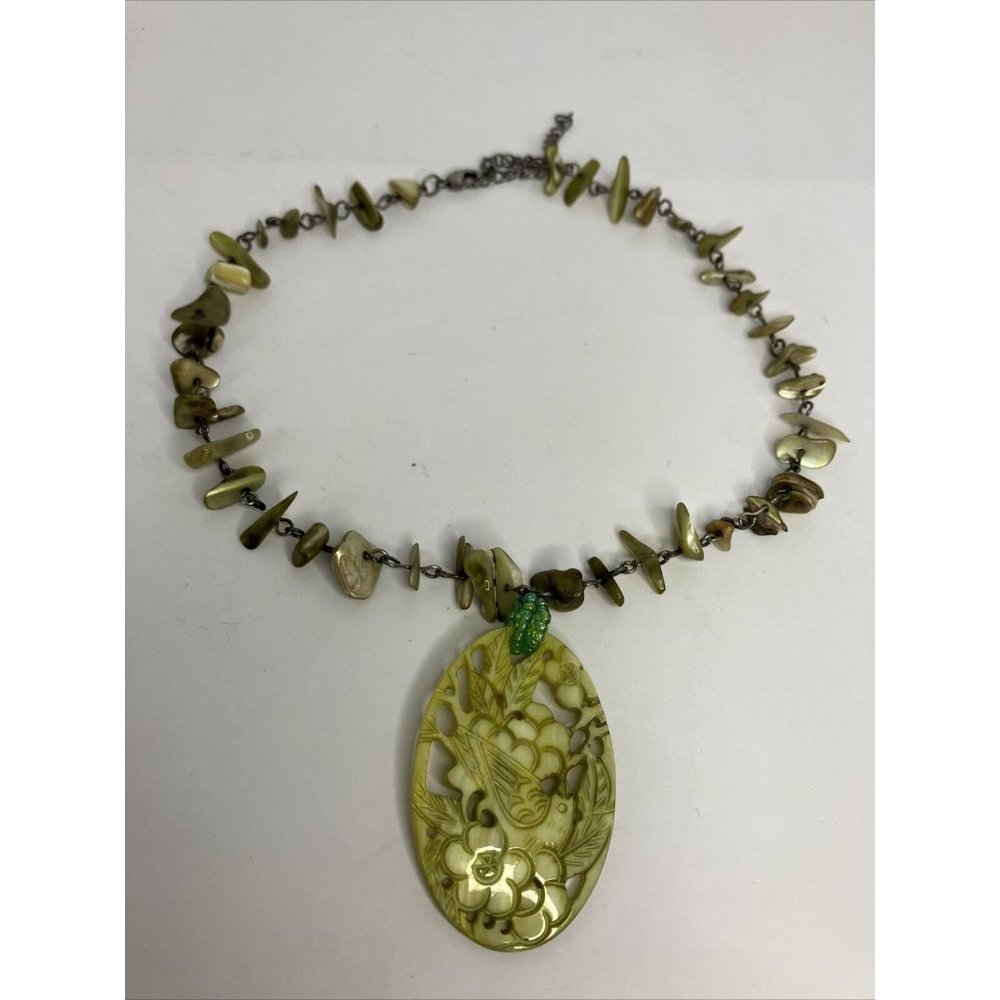 Mother Of Pearl Green Asian Bird Themed Adjustable Choker